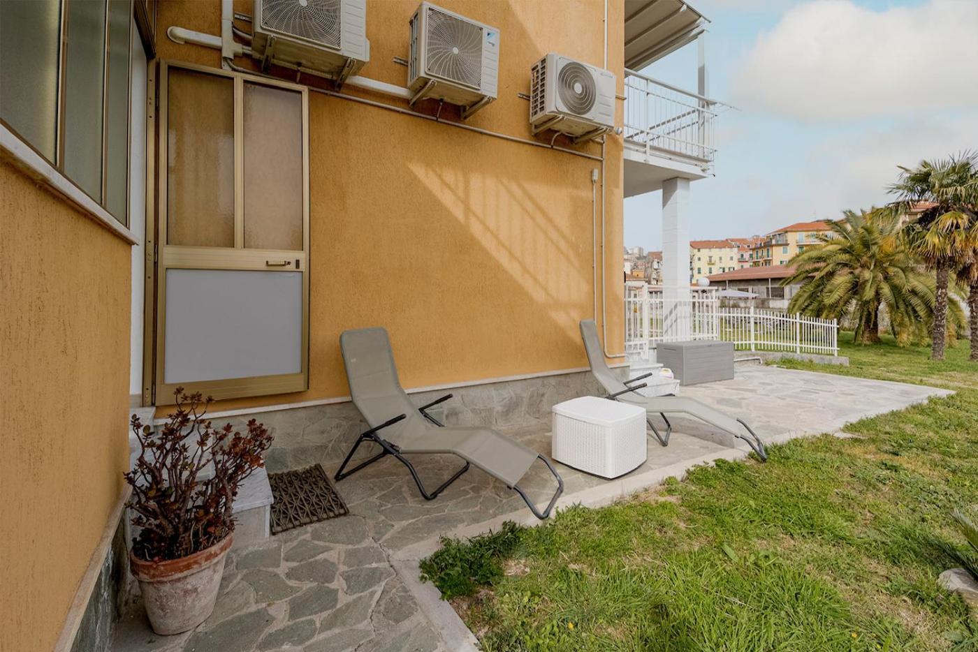 Il Gattino Di Porto - Apt 3 - Monolocale Veranda Piscina إمبيريا المظهر الخارجي الصورة
